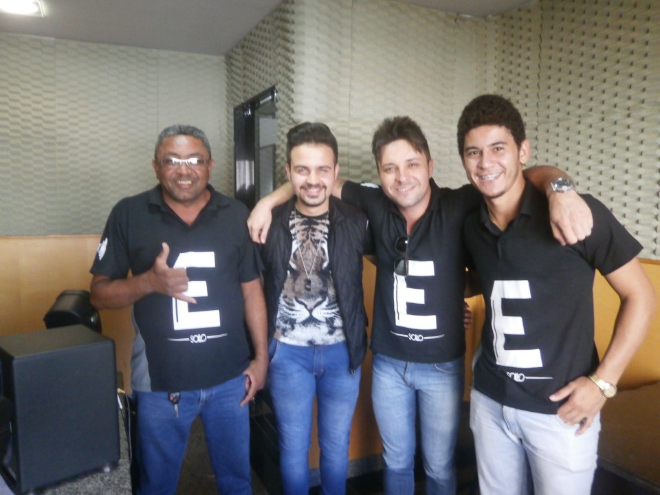 Euripinho sollo Visitando a Três Lagoas FM .Confira as Foto .