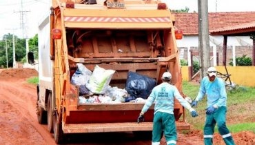 Dias de coleta de lixo residencial urbano são alterados e prefeitura suspende serviço para ranchos