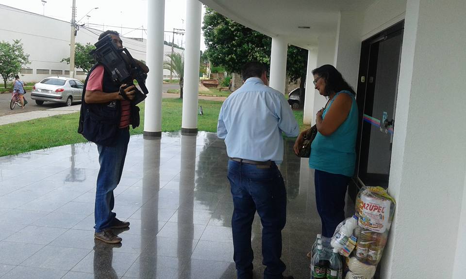 Dona Rosimare ganhou uma cesta Basica do Boxe do gordinho no Programa Balanço Geral da Rede Record em Campo Grande