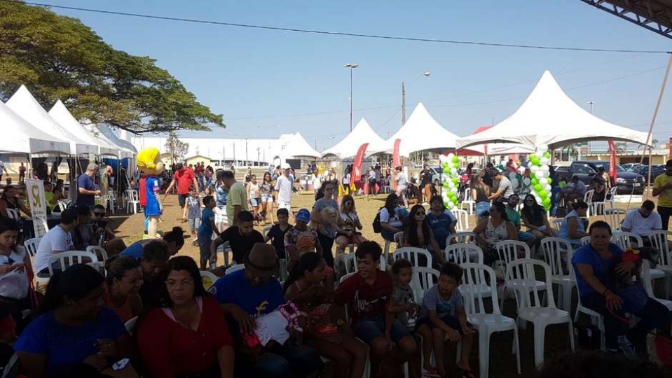 Alegria marca Cãominhada em Três Lagoas.