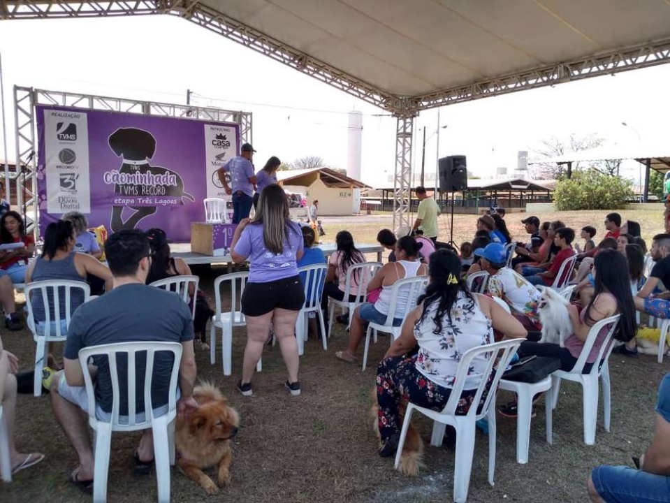 Alegria marca Cãominhada em Três Lagoas.