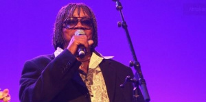 Milton Nascimento passa bem após deixar show na metade em São Paulo Milton Nascimento passa bem após deixar show na metade em São Paulo