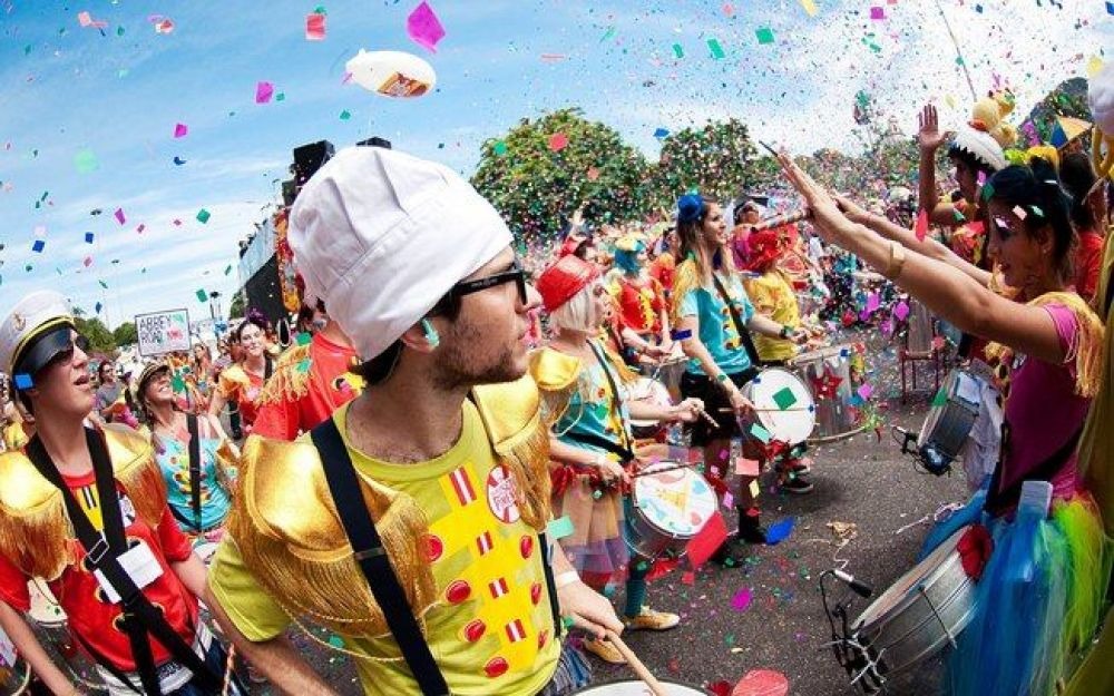 Carnaval de Três Lagoas tem atrações confirmadas e três dias de festa Os bailes irão acontecer nos três dias, com início às 21h e termino às 3h. A matinê irá acontecer no domingo (23) e será das 15h até as 18h