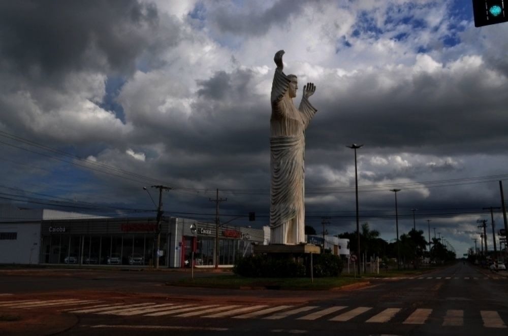 Nesta tarde, a INMET publicou um aviso de alerta laranja (Chuvas intensas) para o Estado de Mato Grosso do Sul e São Paulo