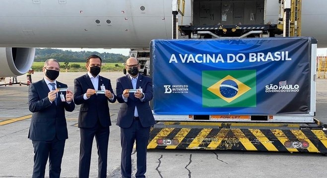 Nova carga de vacina foi produzida pelo Instituto Butantan, em parceria com a empresa chinesa Sinova