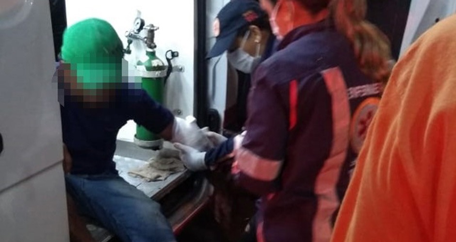 Homem é esfaqueado na praça Ramez Tebet em Três Lagoas O suspeito que já teve seu apelido repassado à polícia, não foi encontrado