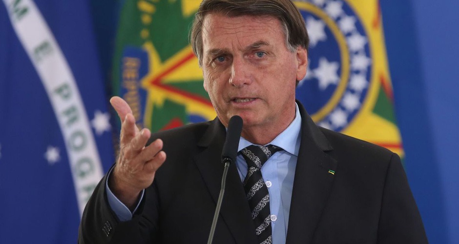 Bolsonaro anuncia aumento do salário mínimo para R$ 1.100 Valor representa reajuste de 5,26% em relação ao valor atual