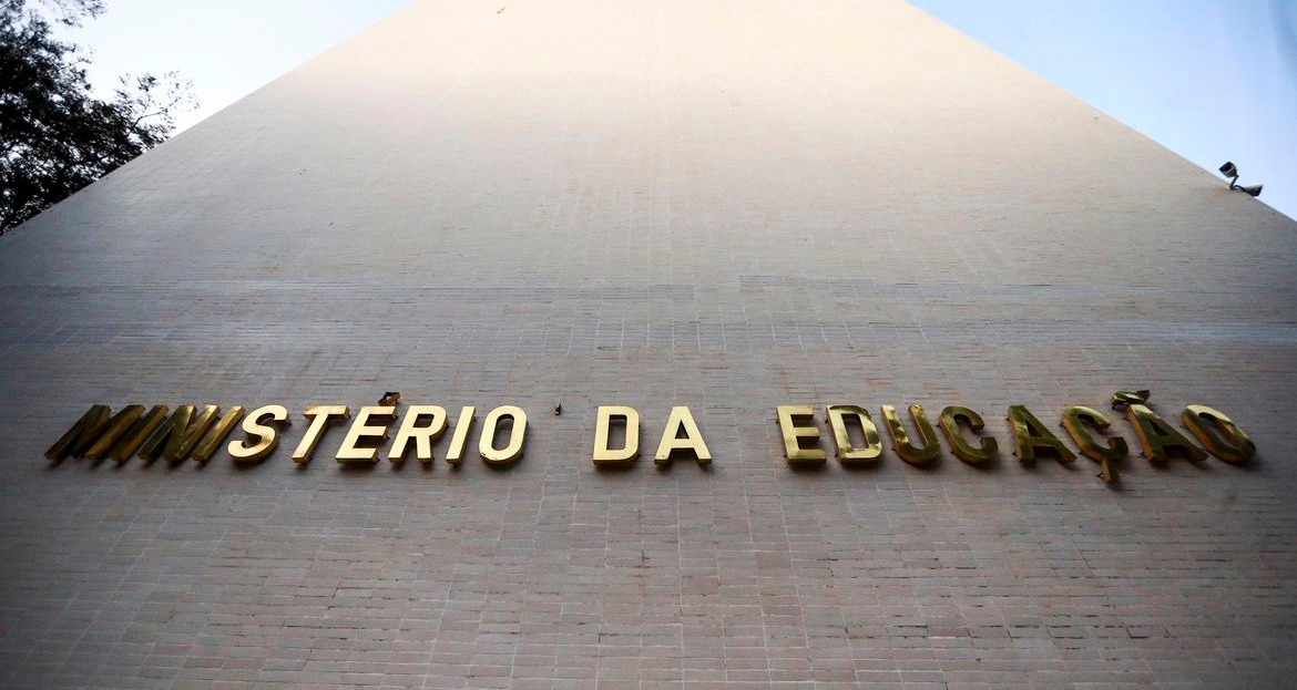Documentação deve ser entregue na instituição